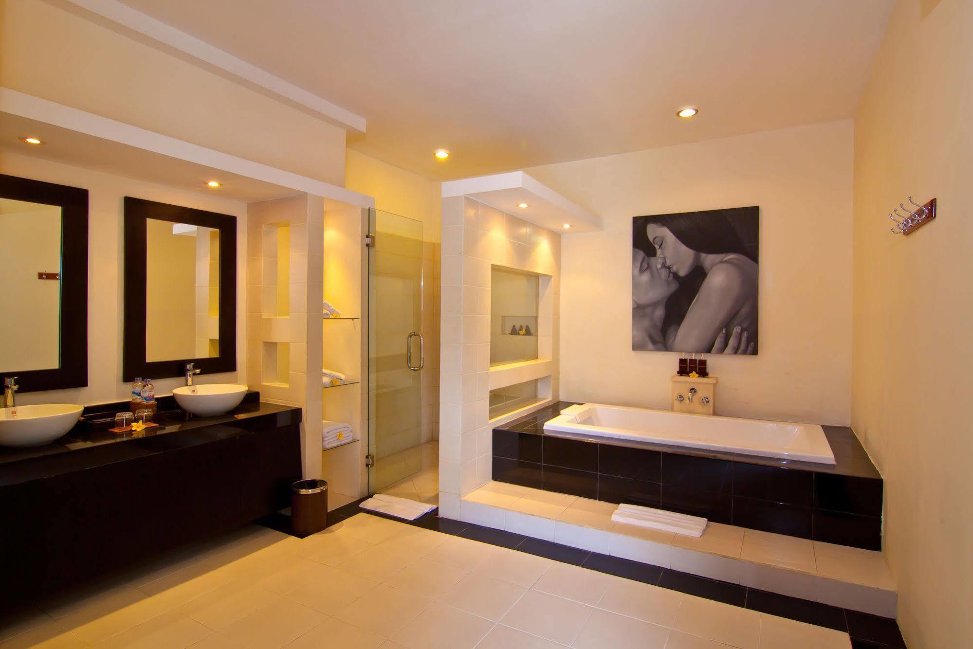 The Yubi Boutique Villas Seminyak - Chse Certified Экстерьер фото